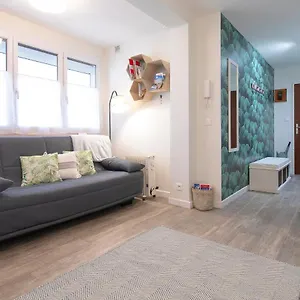 le-studio-annecy.hotels-rhonealpes.com/